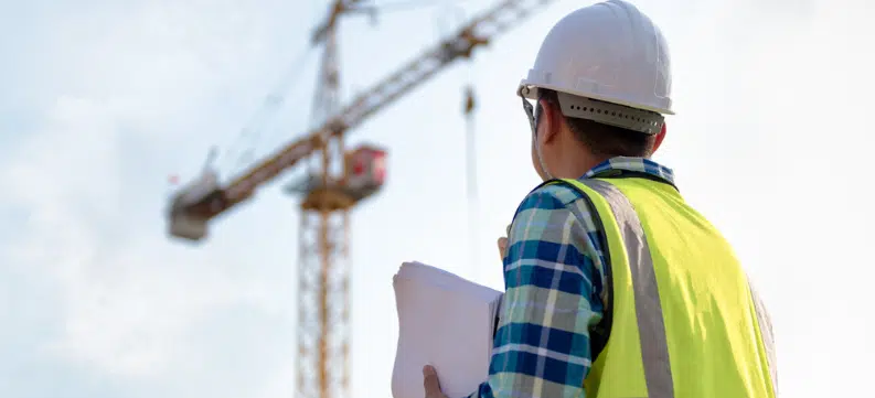homme sur un chantier