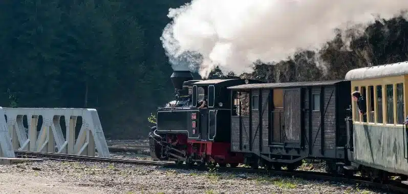 Machine à vapeur, métier à tisser mécanique, et chemin de fer Machine à vapeur