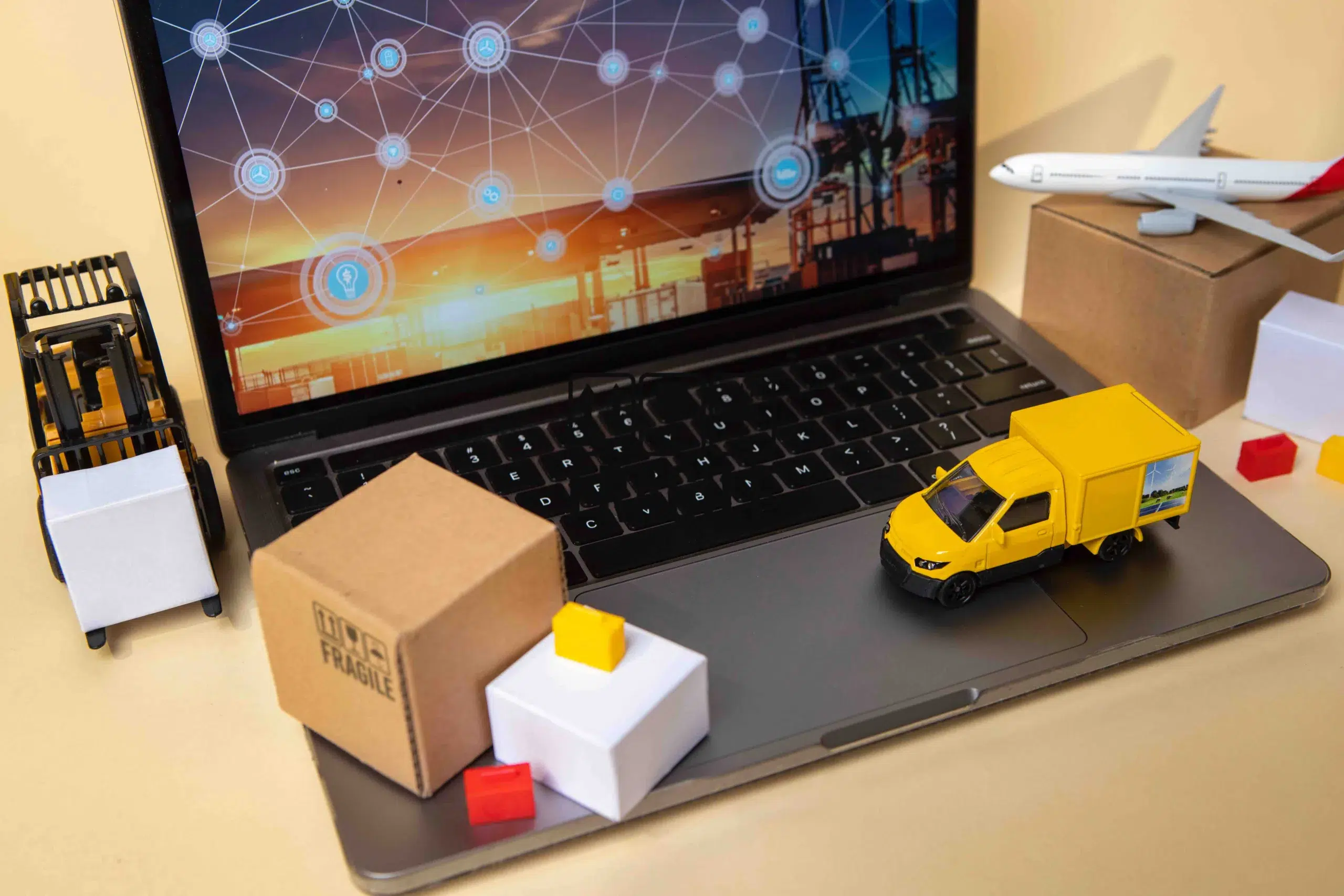 vehicles-laptop-supply-chain-representation-compressed Logistique