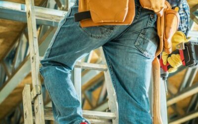 Ouvrier BTP : utiliser une échelle multifonction en toute sécurité