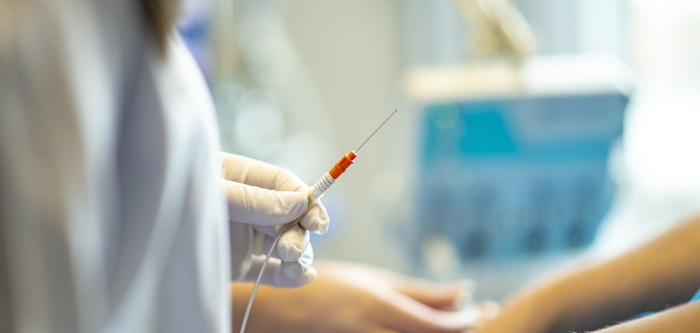 Aiguille stérilisée en milieu médical