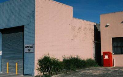 Quels sont les avantages des fermetures industrielles conformes ?