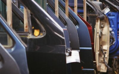 Combien d’emplois sont générés par l’industrie automobile en 2025 ?
